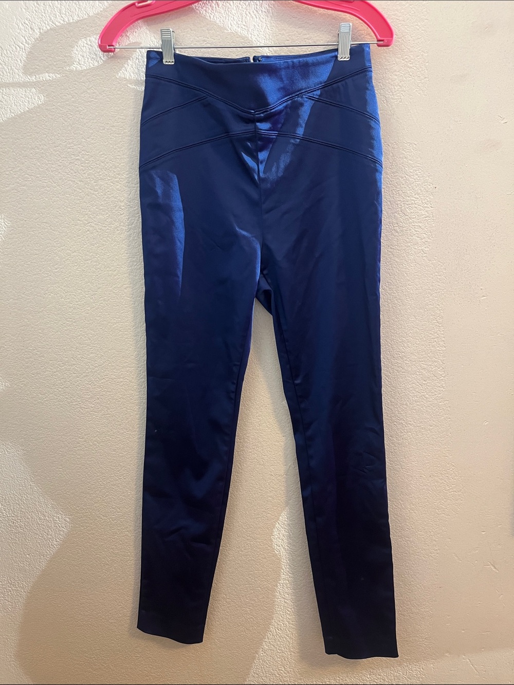 bebe Navy High-Waist Slim Leggings with V-Seam Detail